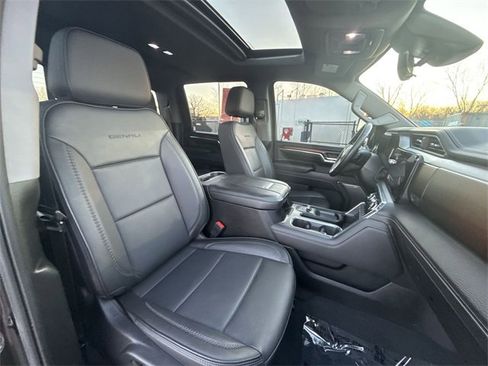 Used 2024 GMC Sierra 3500 Denali w/ Denali Reserve Package image 24