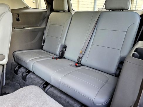 Used 2018 Chevrolet Traverse LT w/ LPO, 'HIT The Road' Package image 26