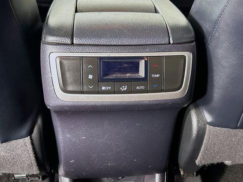 Used 2016 Toyota Highlander XLE AWD/4WD image 26