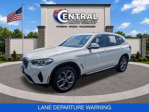 Used 2024 BMW X3 xDrive30i w/ Premium Package AWD/4WD image 3