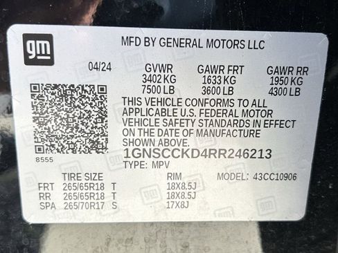 Used 2024 Chevrolet Suburban LT RWD image 33