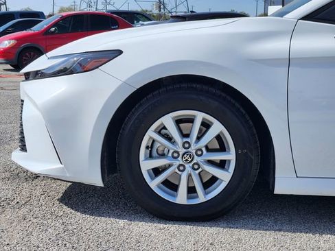 Used 2025 Toyota Camry LE image 8