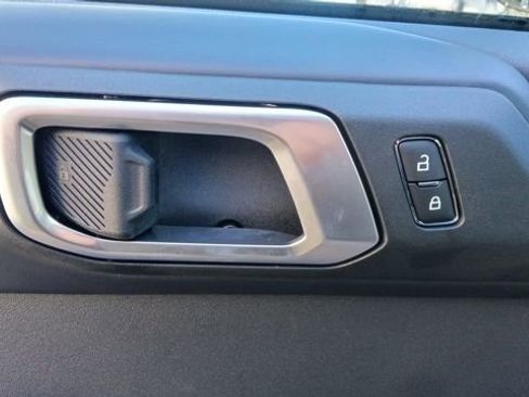 New 2025 Ford Bronco Badlands image 12