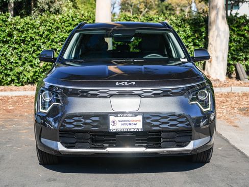 Used 2023 Kia Niro Wind w/ Wind Preserve Package FWD image 4
