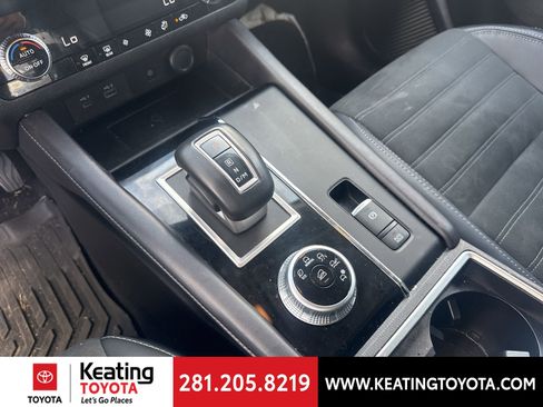 Used 2024 Mitsubishi Outlander SE Black Edition image 16