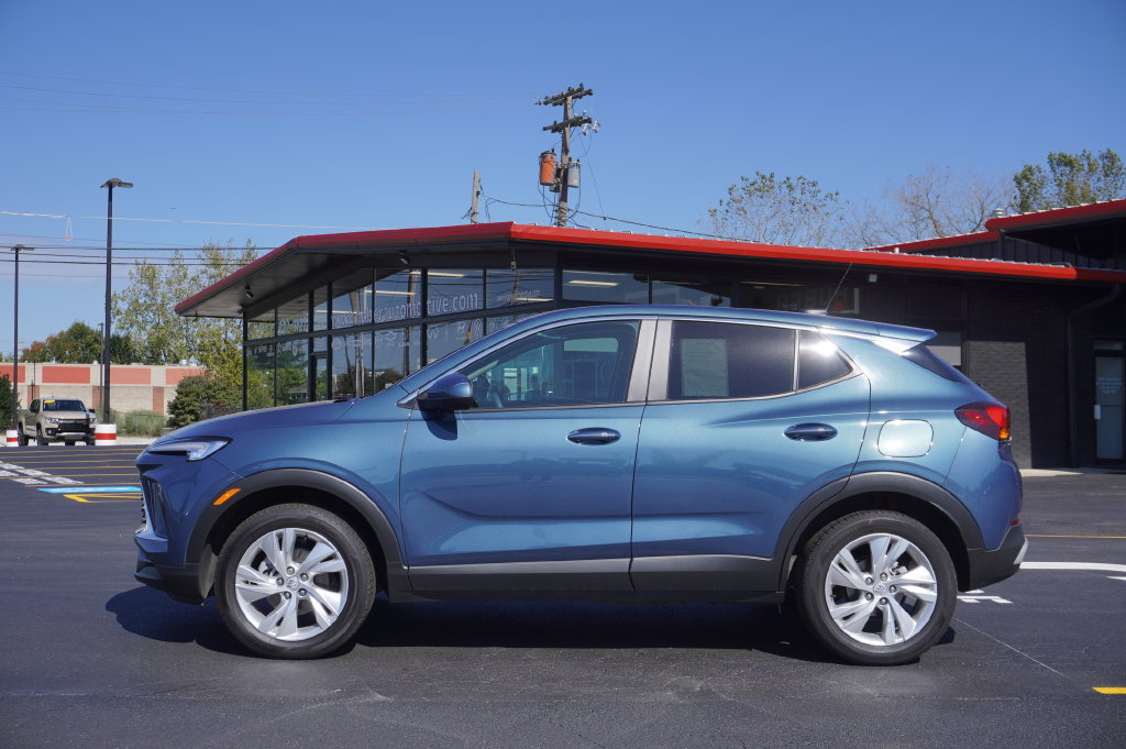 Used 2024 Buick Encore GX Preferred w/ Comfort Package AWD/4WD image 4
