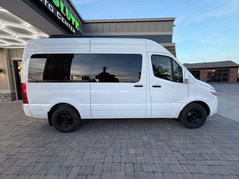 Used 2024 Mercedes-Benz Sprinter 2500 image 26
