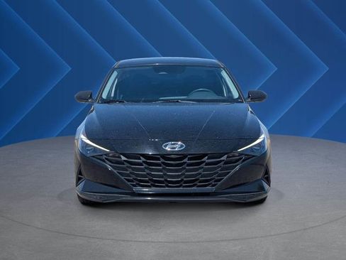 Used 2022 Hyundai Elantra SEL w/ Preferred Accessory Package FWD image 8