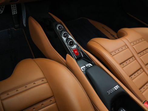 Certified 2022 Ferrari F8 Tributo image 28