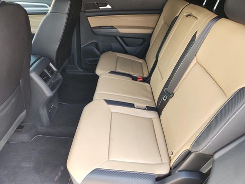 Used 2021 Volkswagen Atlas Cross Sport SE w/ Panoramic Sunroof Package FWD image 24