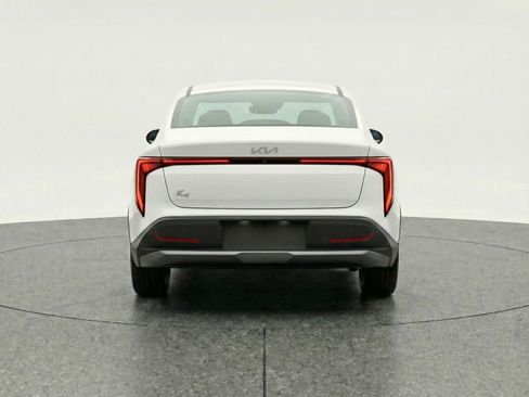 Used 2025 Kia K4 LXS image 7