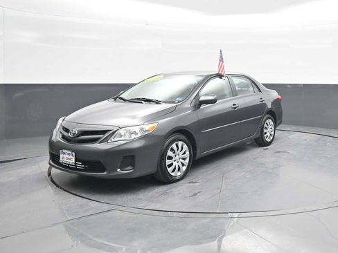 Used 2013 Toyota Corolla LE FWD image 9