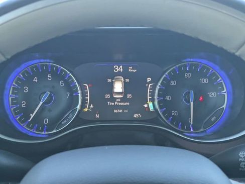 Used 2020 Chrysler Pacifica Limited image 34