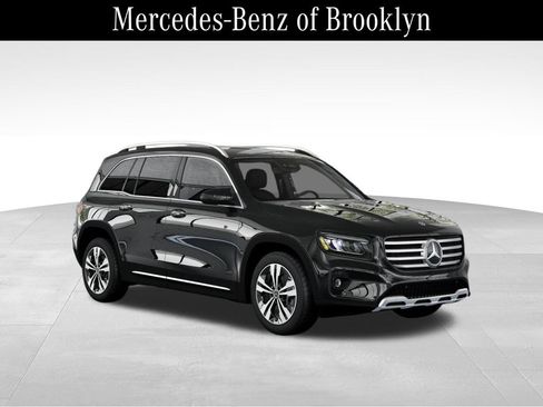 Used 2025 Mercedes-Benz GLB 250 4MATIC image 11