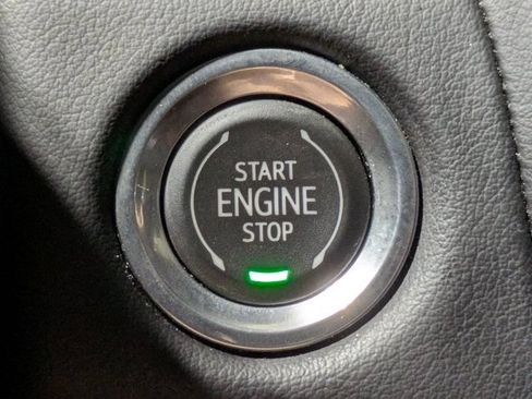 Used 2021 Chevrolet Tahoe RST AWD/4WD image 32
