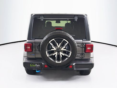 Used 2024 Jeep Wrangler Unlimited w/ Convenience Group AWD/4WD image 7