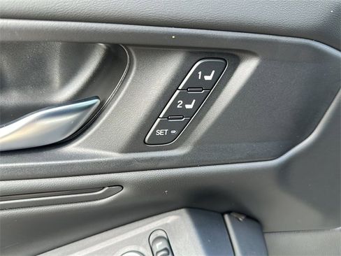 Used 2025 Honda Accord EX-L image 16