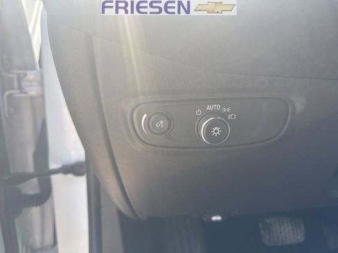 Used 2024 Chevrolet Equinox LT image 12