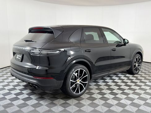 Used 2023 Porsche Cayenne Platinum Edition AWD/4WD image 10