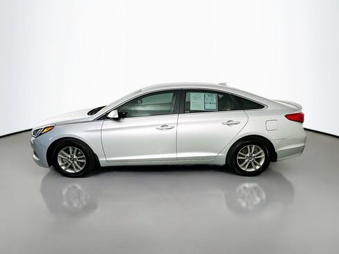 Used 2015 Hyundai Sonata SE w/ Option Group 09 FWD image 4