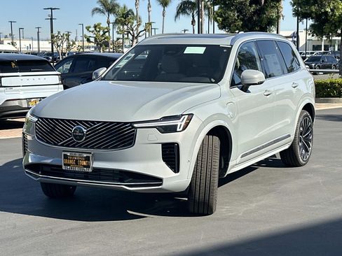 New 2026 Volvo XC90 T8 Plus image 3