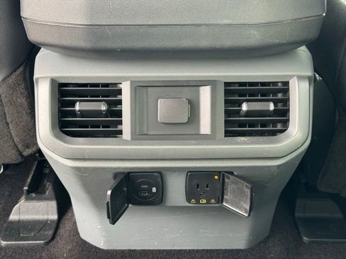 Used 2022 Ford F150 Lariat w/ FX4 Off-Road Package image 22