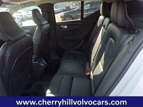 Certified 2025 Volvo XC40 B5 Core w/ Protection Package Premier image 11