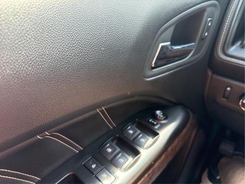 Used 2022 GMC Canyon Denali AWD/4WD image 17