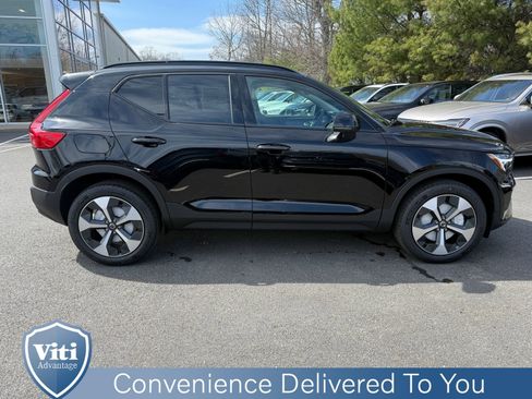 New 2026 Volvo XC40 B5 Plus w/ Climate Package AWD/4WD image 9