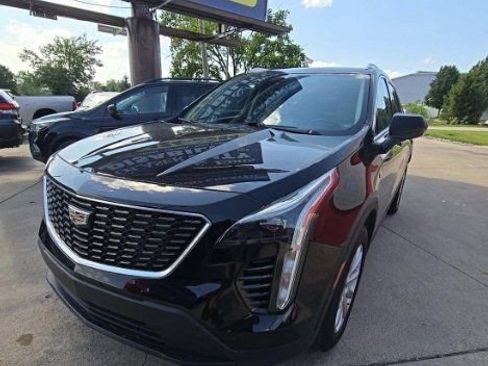 Used 2020 Cadillac XT4 Luxury w/ Cold Weather Package AWD/4WD image 1