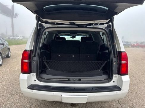 Used 2017 Chevrolet Suburban LT w/ LT Signature Package AWD/4WD image 17