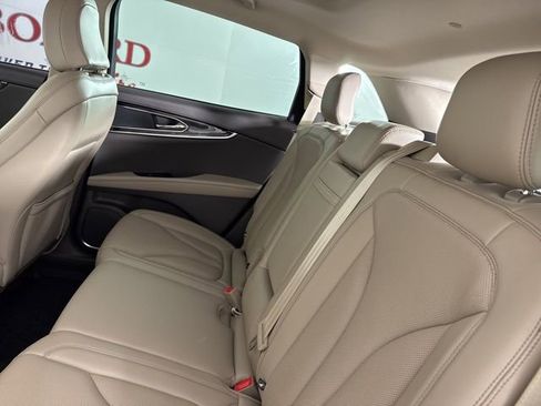 Used 2023 Lincoln Nautilus Reserve image 13