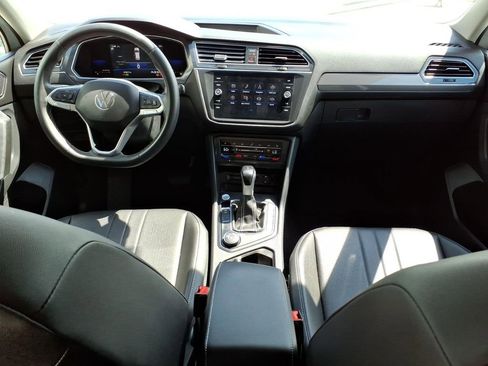Used 2023 Volkswagen Tiguan SE AWD/4WD image 24