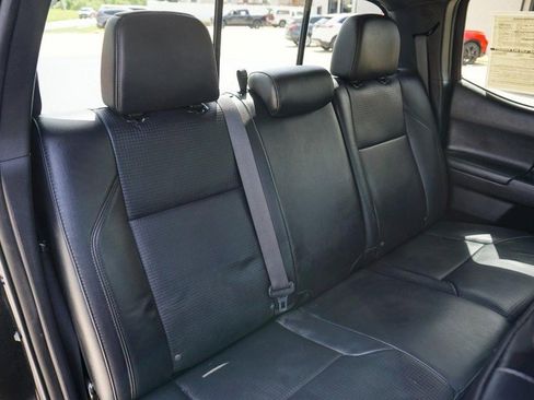 Used 2021 Toyota Tacoma Limited AWD/4WD image 32