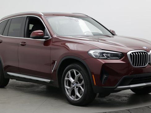 Used 2023 BMW X3 xDrive30i w/ Premium Package AWD/4WD image 3
