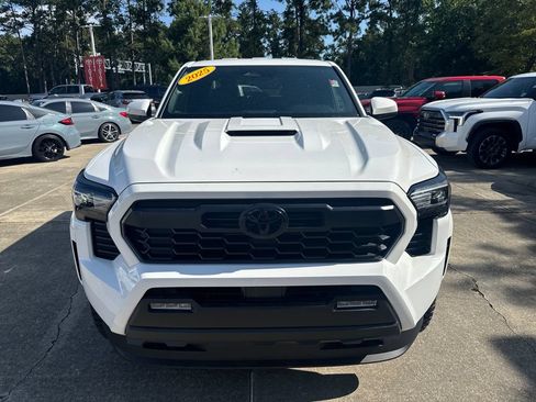 Certified 2025 Toyota Tacoma TRD Sport AWD/4WD image 10