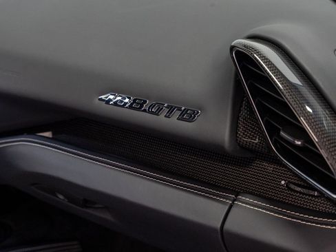 Used 2018 Ferrari 488 GTB image 12