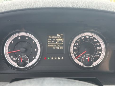 Used 2015 RAM 1500 Express RWD image 21