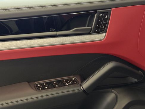 New 2026 Porsche Cayenne image 14