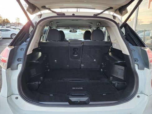 Used 2016 Nissan Rogue SV w/ SV Premium Package image 17