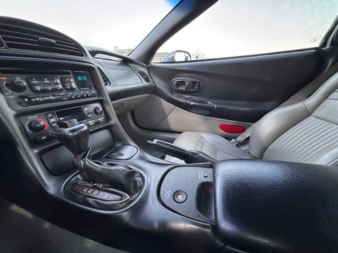 Used 2004 Chevrolet Corvette Convertible w/ Preferred Equipment Group image 23