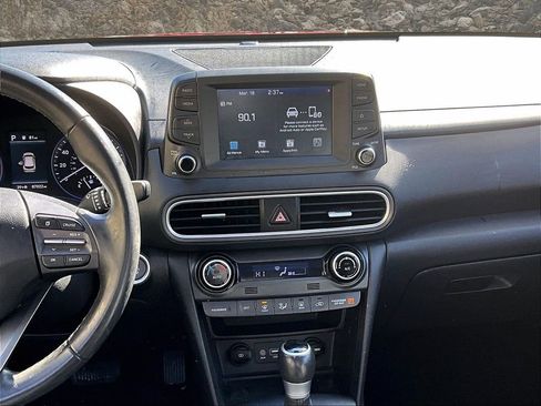 Used 2021 Hyundai Kona Limited image 6