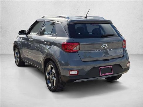 Used 2023 Hyundai Venue SEL FWD image 7