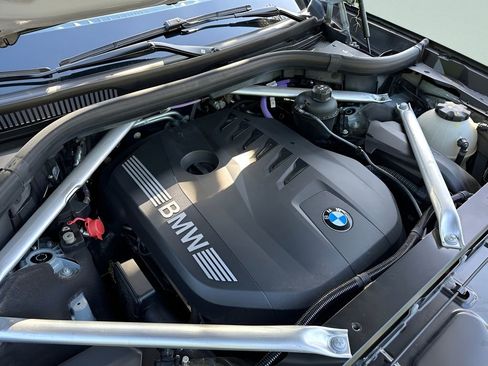 Certified 2025 BMW X7 xDrive40i w/ M Sport Package AWD/4WD image 24