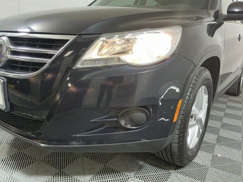 Used 2011 Volkswagen Tiguan S image 5