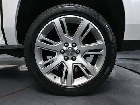 Used 2020 Cadillac Escalade ESV Premium Luxury image 16