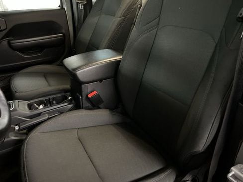 Used 2021 Jeep Wrangler Sport image 18