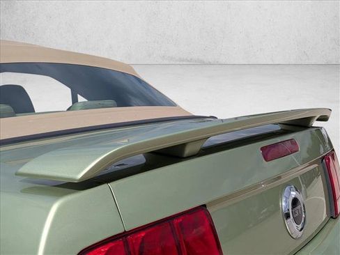 Used 2006 Ford Mustang GT RWD image 13