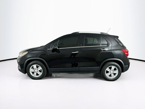 Used 2019 Chevrolet Trax LT w/ LT Convenience Package FWD image 4