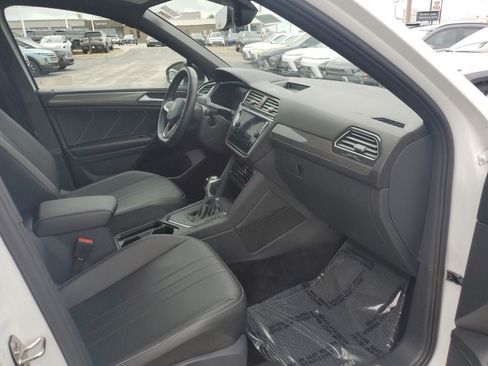 Used 2023 Volkswagen Tiguan SE R-Line FWD image 43